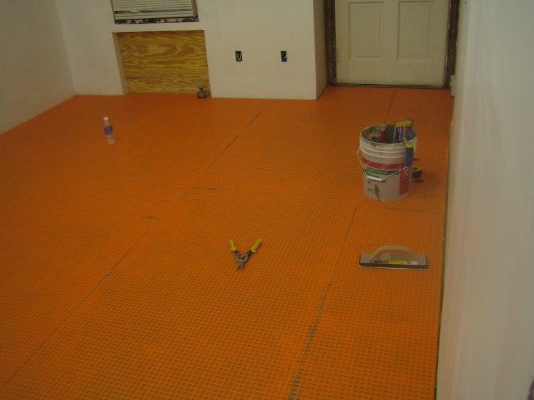 How to tile a Floor with Ditra ScottiesDIY